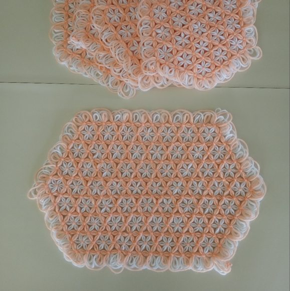 Vintage Crochet Flower Star Placemats And Lazy Susan Mat Set of 5 - Picture 10 of 11